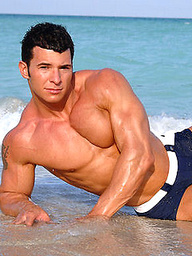 Tony Da Vinci shows his perfect muscled body